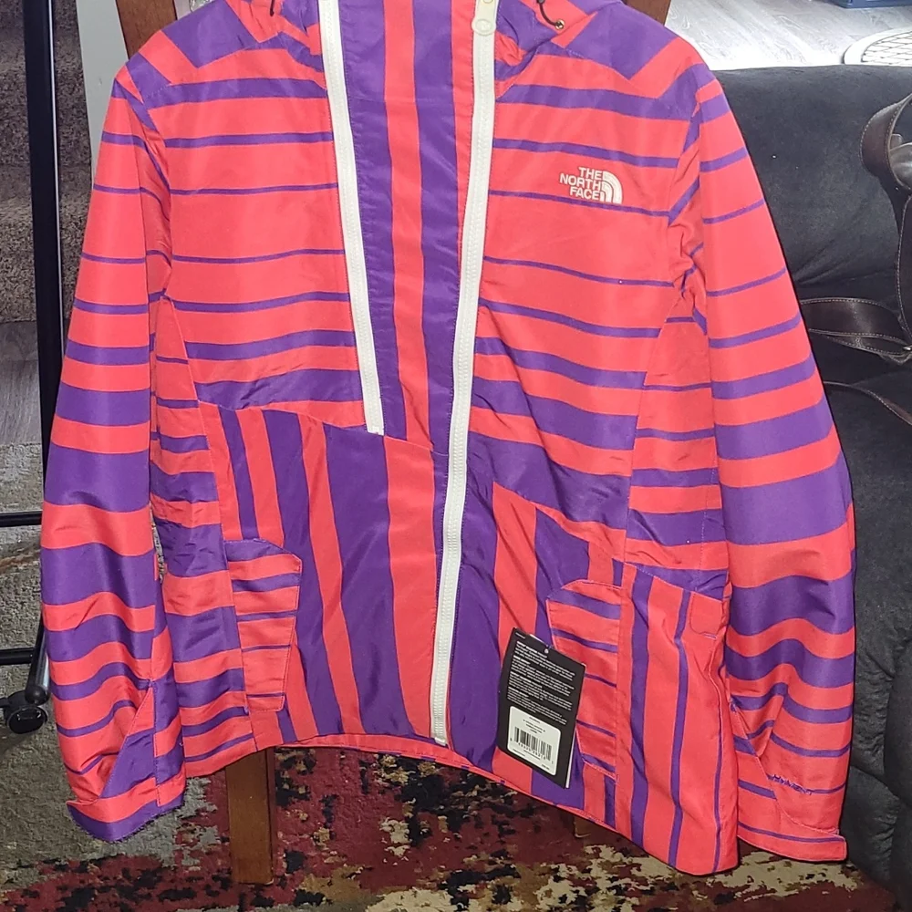 🩷The North Face Womens Beautiful NWTS snowboarding/ski jacket. Sz LG. Unique💜 - Picture 4 of 15